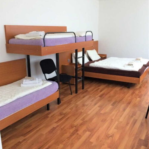 Pokoj se sprchou  pro 4 os.