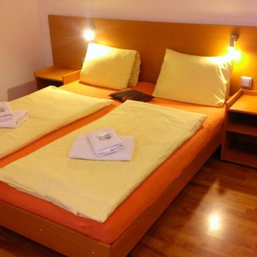 Pokoj se sprchou s balkónem pro 1 os.