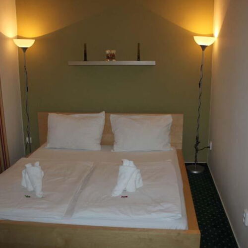 Studio Pokoj se sprchou s manželskou postelí