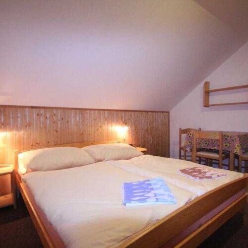 Apartman se sprchou s vlastní kuchyňkou pro 4 os. se 2 ložnicemi