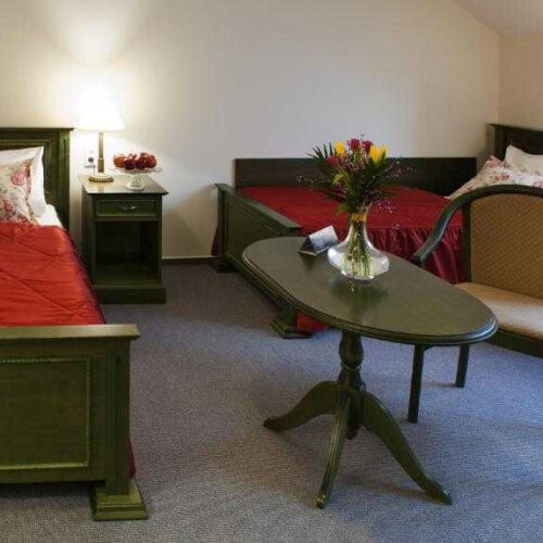 Pokoj se sprchou pro 2 os. na poschodí