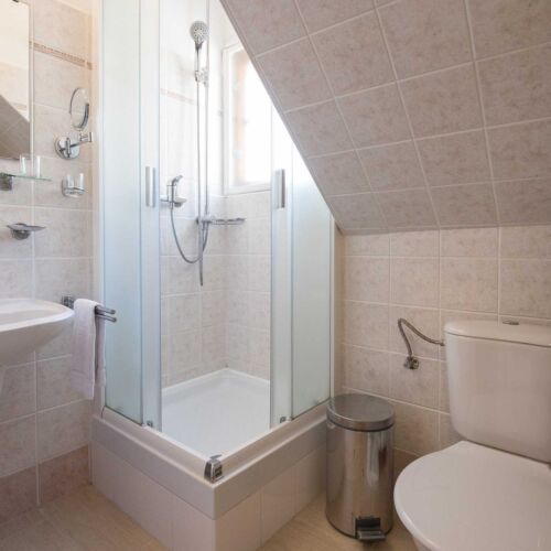 Camera single cu duș