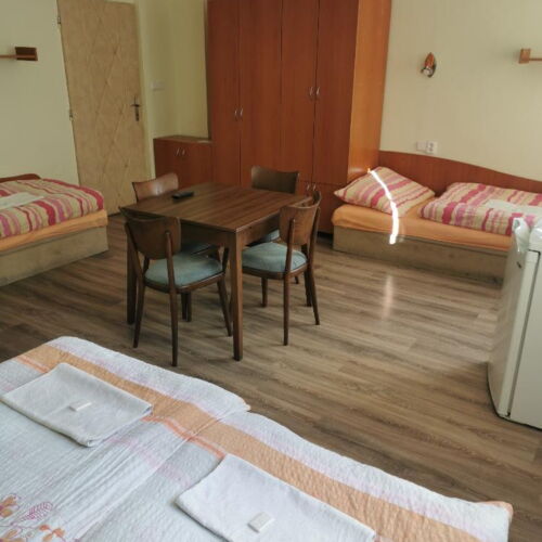 Apartman se sprchou  pro 4 os.