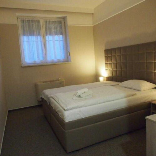 Pokoj s klimatizací se sprchou pro 4 os. (s možností přistýlky)