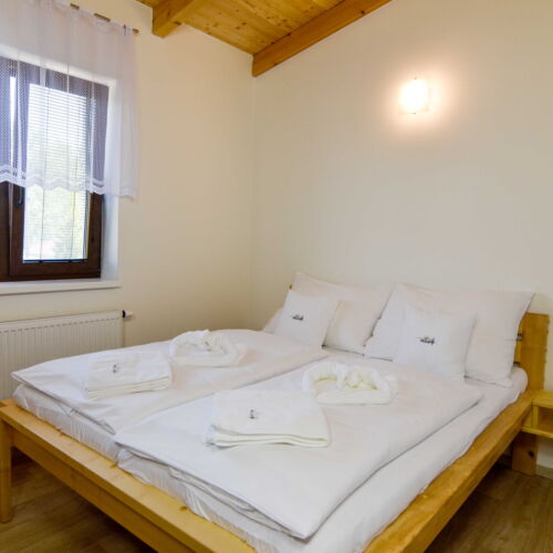 Apartament studio cu duș pentru 4 pers. (se poate solicita pat suplimentar)