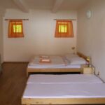 Triple Room with Shower and Terrace (extra bed available)