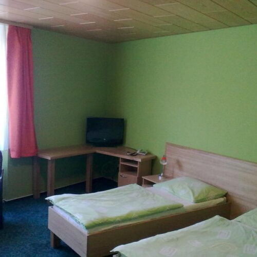 Standard Pokoj se sprchou pro 1 os. (s možností přistýlky)