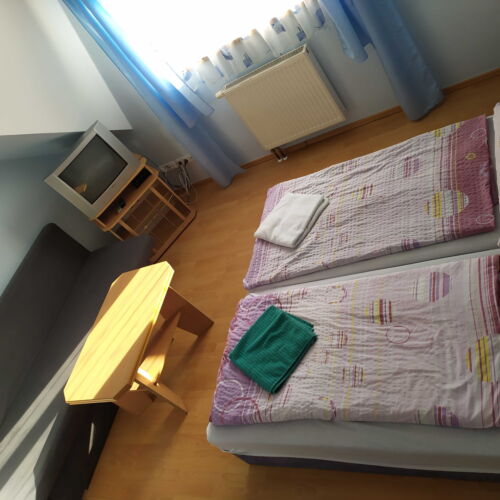 Pokoj s manželskou postelí (s možností přistýlky)