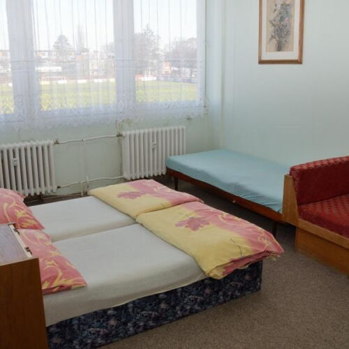 Pokoj se sprchou tV s plochou obrazovkou pro 3 os.