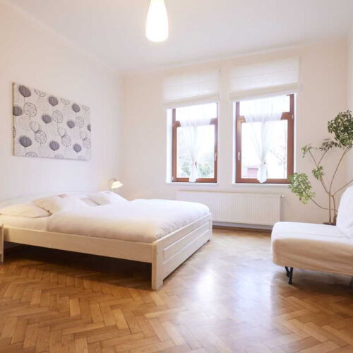 Apartament cu duș cu bucătărie proprie cu 3 camere pentru 7 pers. (se poate solicita pat suplimentar)