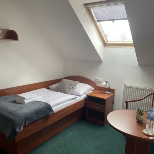 Pokoj pro 1 os. na poschodí v podkroví (s možností přistýlky)