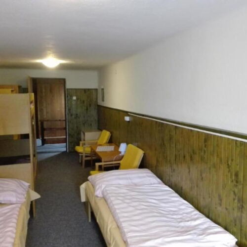 Pokój 24-osobowy  (możliwa dostawka)