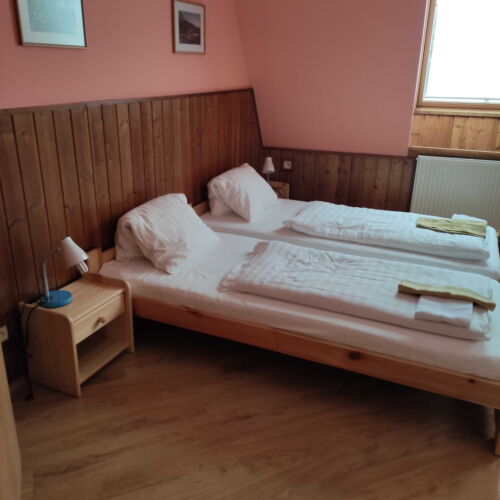 Pokoj se sprchou  pro 3 os.