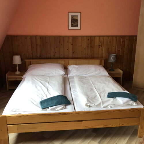 Pokoj se sprchou  pro 4 os.