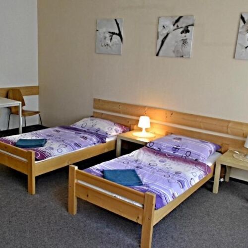 Pokoj se společnou koupelnou se společnou kuchyňkou pro 1 os.