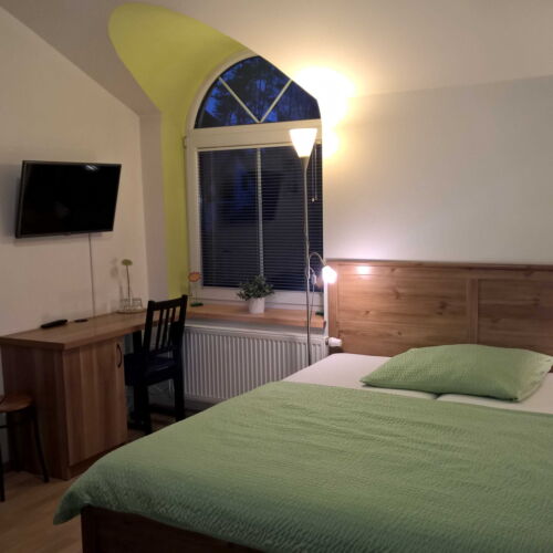 Camera twin standard cu duș