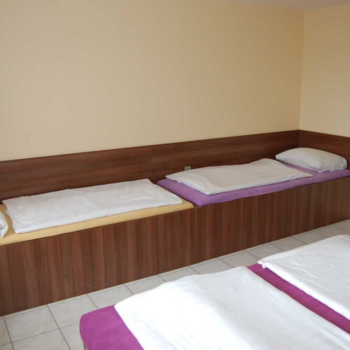 Pokoj se společnou kuchyňkou  pro 4 os.