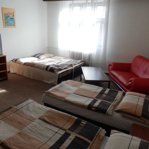 Közös teakonyhával háromágyas szoba