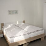 Třílůžkový pokoj - manželská postel a 1x sólo postel