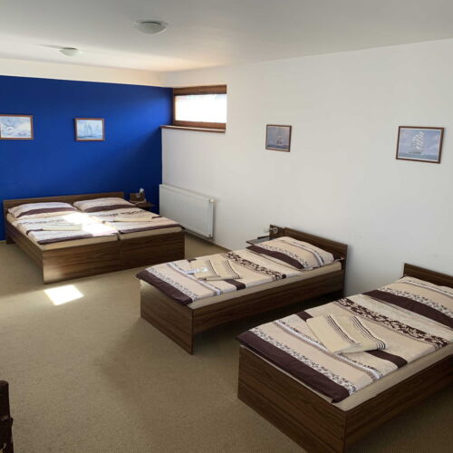 Pokoj s balkónem pro 4 os. s výhledem na jezero