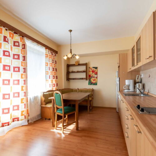 Deluxe Apartman pro 6 os. se 3 ložnicemi s výhledem na hory