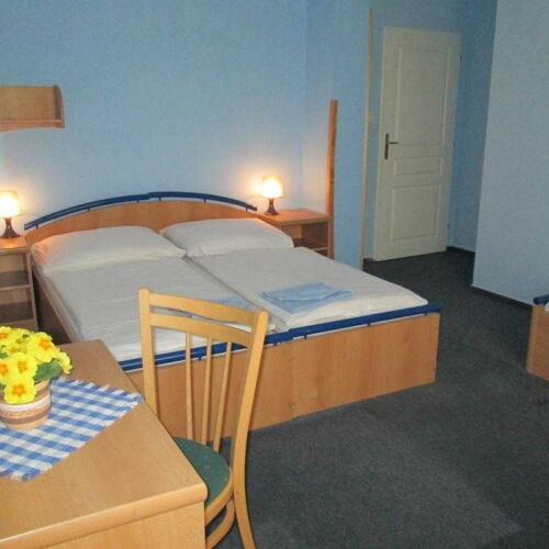 Pokoj se sprchou  pro 3 os.