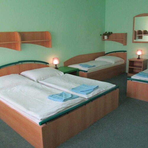 Pokoj se sprchou  pro 4 os.