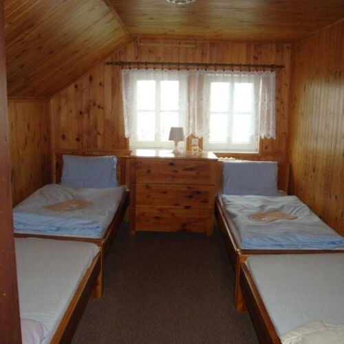 Pokoj se sprchou  pro 4 os.