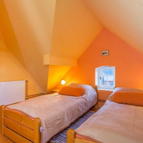 Apartman pro 4 os. s 1 ložnicí v podkroví  (s možností přistýlky)
