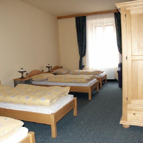 Pokoj se sprchou  pro 4 os.