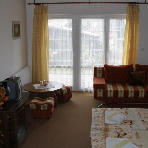 Apartament cu duș cu balcon pentru 4 pers.