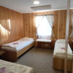 9 Person Room with Shower and Shared Kitchenette