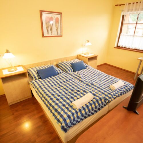 Twin Room with Shower