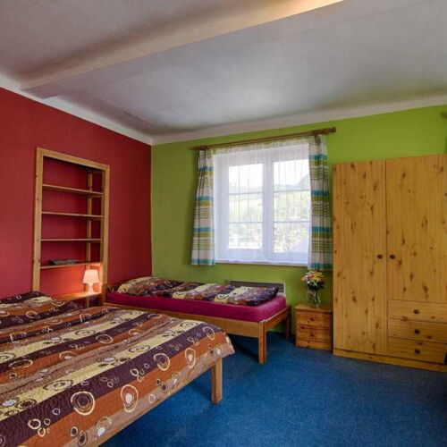 Pokoj se sprchou s vlastní kuchyňkou pro 6 os. (s možností přistýlky)