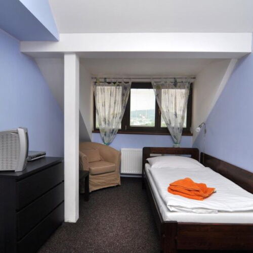 Camera single cu duș cu aer condiționat