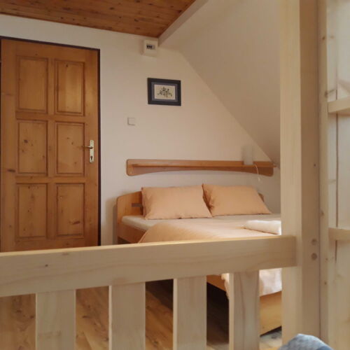 Pokoj se sprchou  pro 4 os.