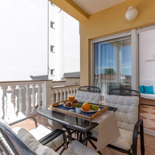 Sea View Romantic 1-Room Apartment for 2 Persons (extra bed available)