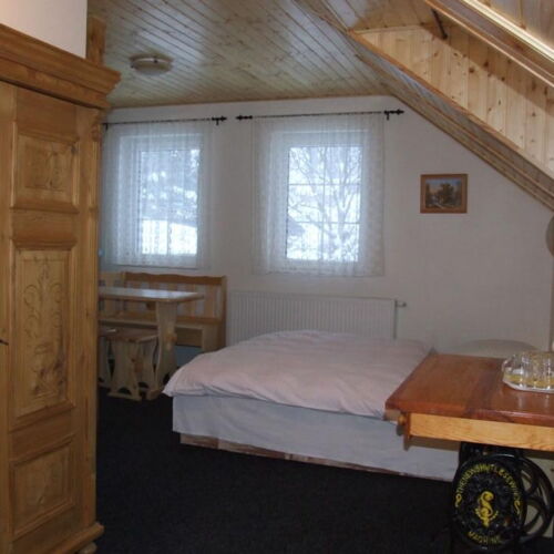 Triple Room with Shower (extra bed available)