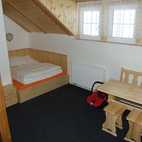 7 Person Room with Shower