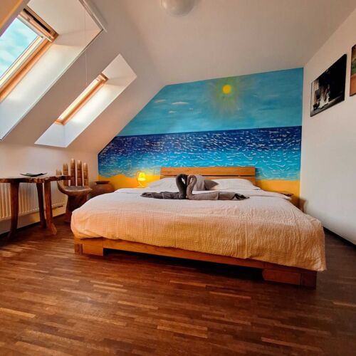 Camera twin cu duș cu chicinetă comună