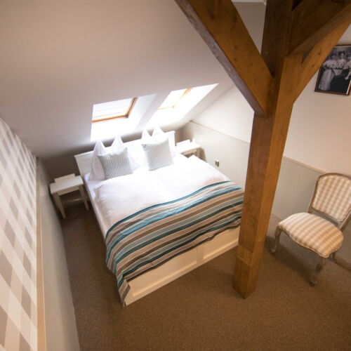 Single Room with Shower (extra bed available)