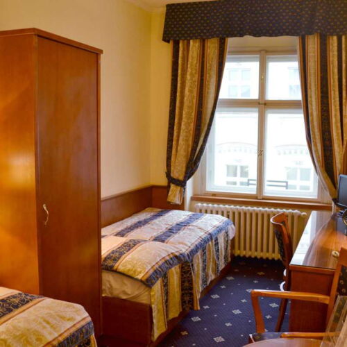 Twin Room with Shower