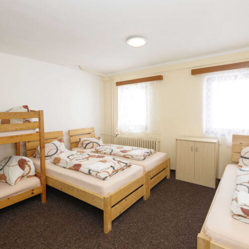 Pokój 5-osobowy ze wspólną łazienką