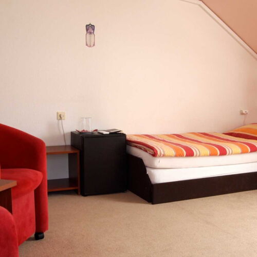 Pokoj se sprchou pro 3 os. v podkroví (s možností přistýlky)