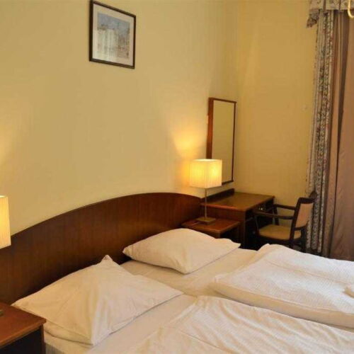 Pokoj se sprchou s vlastní kuchyňkou pro 4 os.