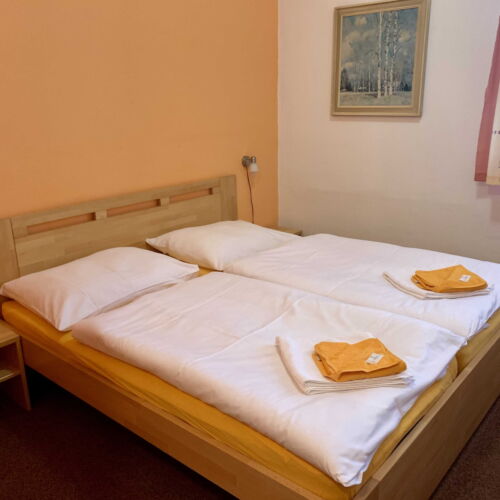 Pokoj se sprchou  pro 4 os.