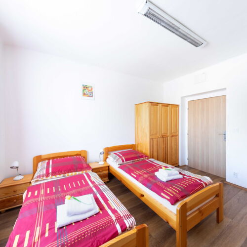 Pokoj se sprchou  pro 2 os.