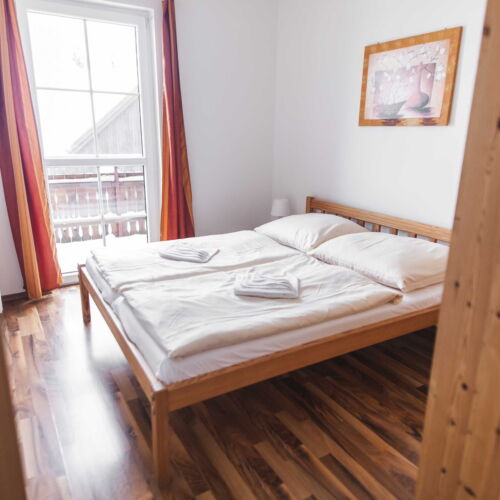 Apartament 11-osobowy z prysznicem z aneksem kuchennym (możliwa dostawka)