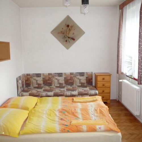 Pokoj se sprchou s vlastní kuchyňkou pro 8 os.