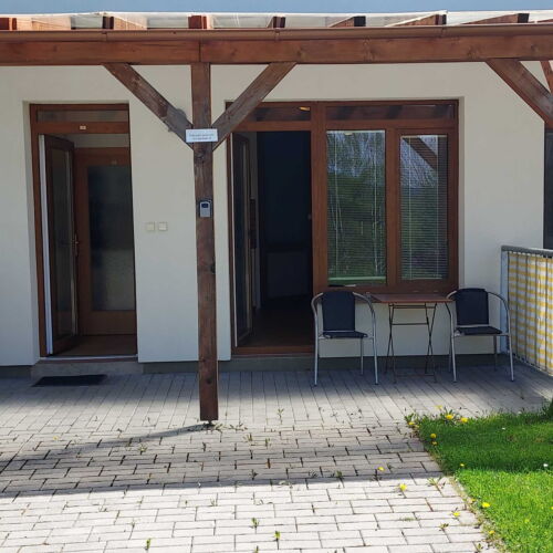 Apartman se sprchou s privátní koupelnou mimo apartmán pro 3 os. s 1 ložnicí (s možností přistýlky)